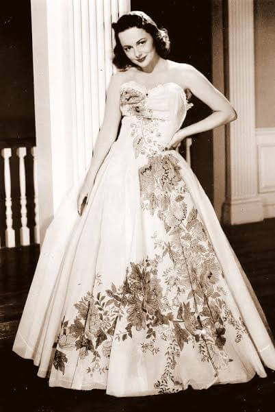 Wedding dress by Christian Dior, 1964  Wedding gowns vintage, Vintage  fashion 1960s, Vintage bride