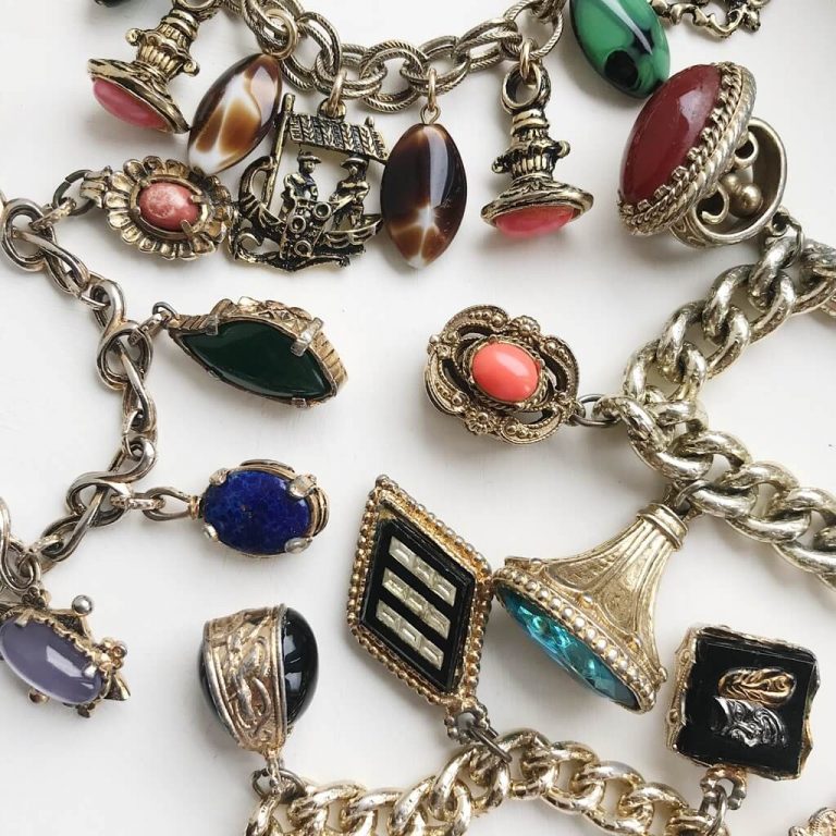 Vintage Spotlight: Arm of Charm – The Vintage Woman